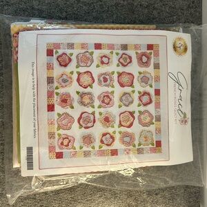 Grace French Roses Quilt Kit